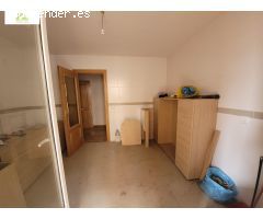 PISO EN VENTA EN ZONA CANDELARIA CON 5 HABITACIONES Y 2 BAÑOS