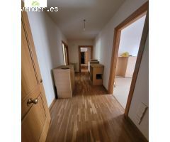 PISO EN VENTA EN ZONA CANDELARIA CON 5 HABITACIONES Y 2 BAÑOS