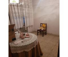PISO EN VENTA EN ZONA LA FERIA DE 3 HABITACIONES