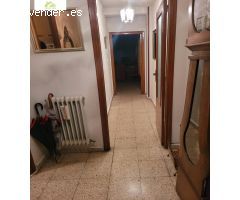 PISO EN VENTA EN ZONA LA FERIA DE 3 HABITACIONES