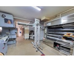 SE ALQUILA PANADERIA EN ABRUCENA CON TODA LA MAQUINARIA