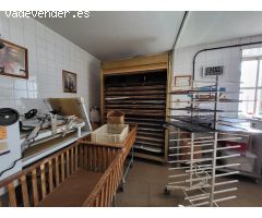 SE ALQUILA PANADERIA EN ABRUCENA CON TODA LA MAQUINARIA
