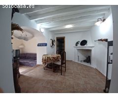 SE VENDE CASA CON COCHERA EN ABLA