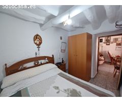 SE VENDE CASA EN ZONA ABRUCENA