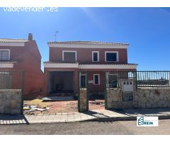 Oportunidad Única en Barcience: Chalet pareado para Terminar a Tu Gusto con mas de 500m2 de parcela!