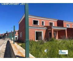 Oportunidad Única en Barcience: Chalet pareado para Terminar a Tu Gusto con mas de 500m2 de parcela!