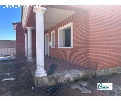 Oportunidad Única en Barcience: Chalet pareado para Terminar a Tu Gusto con mas de 500m2 de parcela!