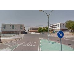 LOCAL COMERCIAL DE 147 M2 EN PLAZA CORRAL DE LOS CANTOS EN ARGÉS