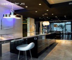 Villa de Lujo con Impresionantes Vistas al Mar y Ciudad de Benidorm