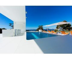 Moderno Chalet de Lujo en El Portet-Pla del Mar Moraira
