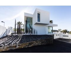 Moderno Chalet de Lujo en El Portet-Pla del Mar Moraira