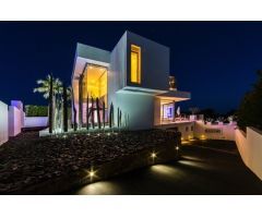 Moderno Chalet de Lujo en El Portet-Pla del Mar Moraira