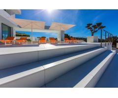 Moderno Chalet de Lujo en El Portet-Pla del Mar Moraira
