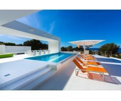 Moderno Chalet de Lujo en El Portet-Pla del Mar Moraira