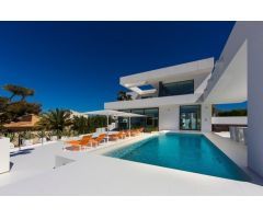 Moderno Chalet de Lujo en El Portet-Pla del Mar Moraira