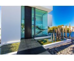 Moderno Chalet de Lujo en El Portet-Pla del Mar Moraira