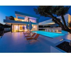 Moderno Chalet de Lujo en El Portet-Pla del Mar Moraira