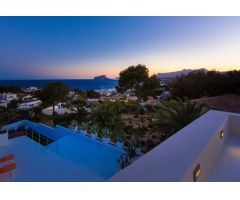 Moderno Chalet de Lujo en El Portet-Pla del Mar Moraira