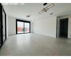 Piso ideal en San Juan con 3 habitaciones, 2 baños, terraza y piscina comunitaria