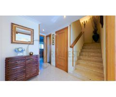 Espacio, Elegancia y Ubicación Perfecta: Piso de 5 Dormitorios en Vistahermosa.