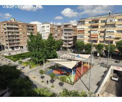 APARTAMENTO REFORMADO DE DOS DORMITORIOS, DOS BAÑOS Y PLAZA DE GARAJE EN ZONA CENTRO-CORTE INGLES