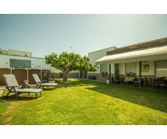 CHALET INDIVIDUAL EN PARCELA DE 500 M2, URBANIZACION GUADIANA