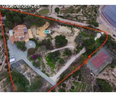 MAGNIFICA Y EXCLUSIVA VILLA DE LUJO A PIE DE PLAYA CON GRANDISIMA PARCELA ENTRE ALICANTE Y BENIDORM