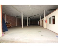 Local de 500 m2 en Peñacastillo