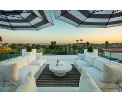 Espectacular villa de diseño en Los Naranjos, Nueva Andalucia
