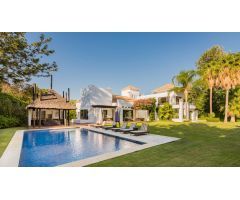 Villa de lujo junto a la playa en una ubicación privilegiada Guadalmina Baja