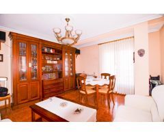 Urbis te ofrece un piso en venta en zona Tejares, Salamanca.