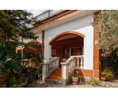 Magnifica casa de 5 Dormitorios 2 baños con Piscina en Can Rial, Esparraguera
