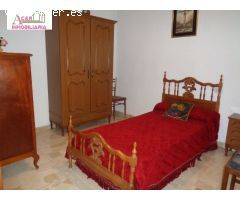 CASA EN LUQUE CON GRAN COCHERA