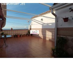 CASA CON GRAN PATIO