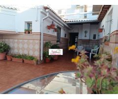 CASA CON GRAN PATIO