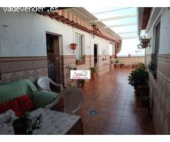 CASA CON GRAN PATIO