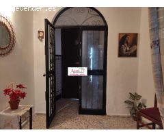 GRAN CASA CON GRAN PATIO
