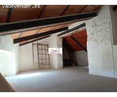 GRAN CASA CON GRAN PATIO