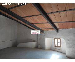 GRAN CASA CON GRAN PATIO