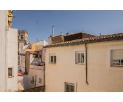 TU HOGAR SOÑADO EN EL CENTRO DE BADAJOZ TE ESPERA
