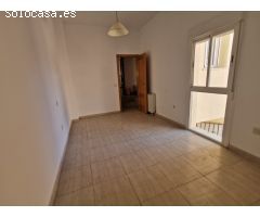 Casa en Dos Barrios, COMO NUEVA, para INVERSORES