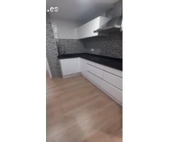 ESPECTACULAR VIVIENDA FAMILIAR EN EL CENTRO