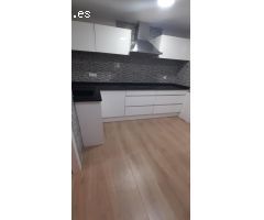 ESPECTACULAR VIVIENDA FAMILIAR EN EL CENTRO