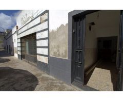 SE VENDE CASA INDEPENDIENTE DE 232 M2 EN PLANTA PARA REFORMAR COMPLETAMENTE.