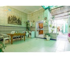 PISO EN PLANTA BAJA MUY AMPLIO CON PATIO Y GRAN BUHARDILLA CON MUCHAS POSIBILIDADES EN PLENO CENTRO