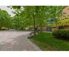 AMPLIO PISO EN CONDES DE BARCELONA