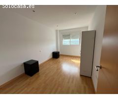 Piso en venta de 4 dormitorios y piscina comunitaria en Cerro Gordo