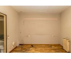 AMPLIO PISO EN CRT.BARCELONA SABADELL
