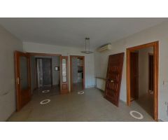 PISO PARA REFORMAR DE 4 HABITACIONES