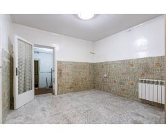 Casa unifamiliar con patio en pleno centro de Castellar del Vallés.